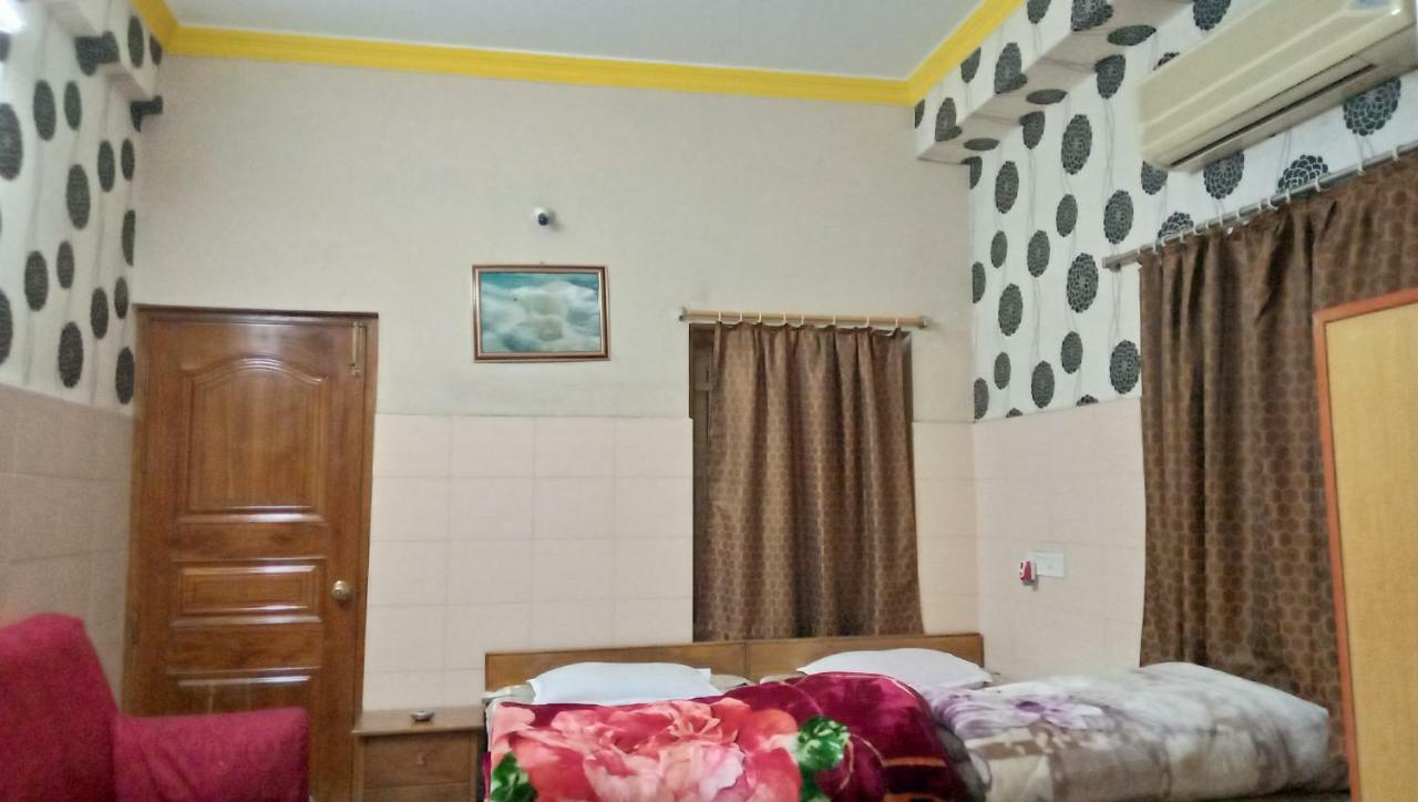 Hotel Surja Laxmi Raiganj Ngoại thất bức ảnh